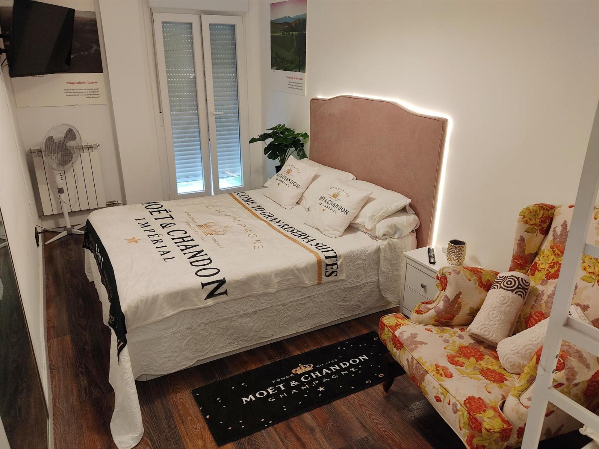 Gran Reserva Suites Centro Alojamiento Entero Логроньо Екстериор снимка